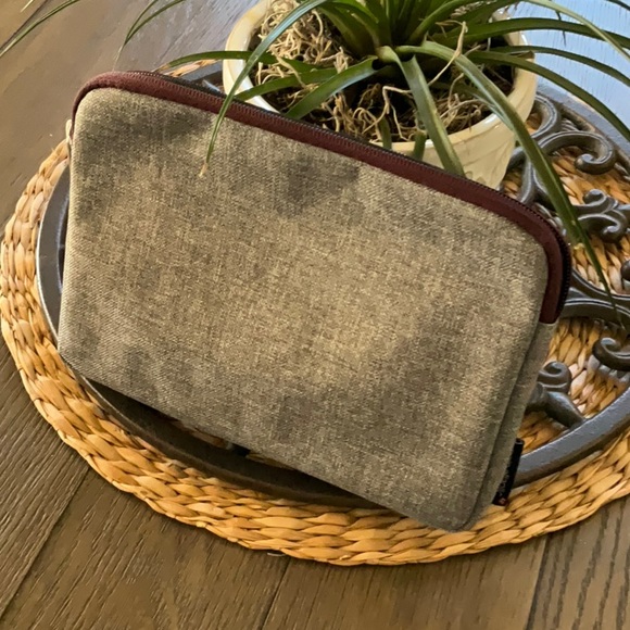 Herschel Supply Company Cosmetic Bag - Picture 2 of 5